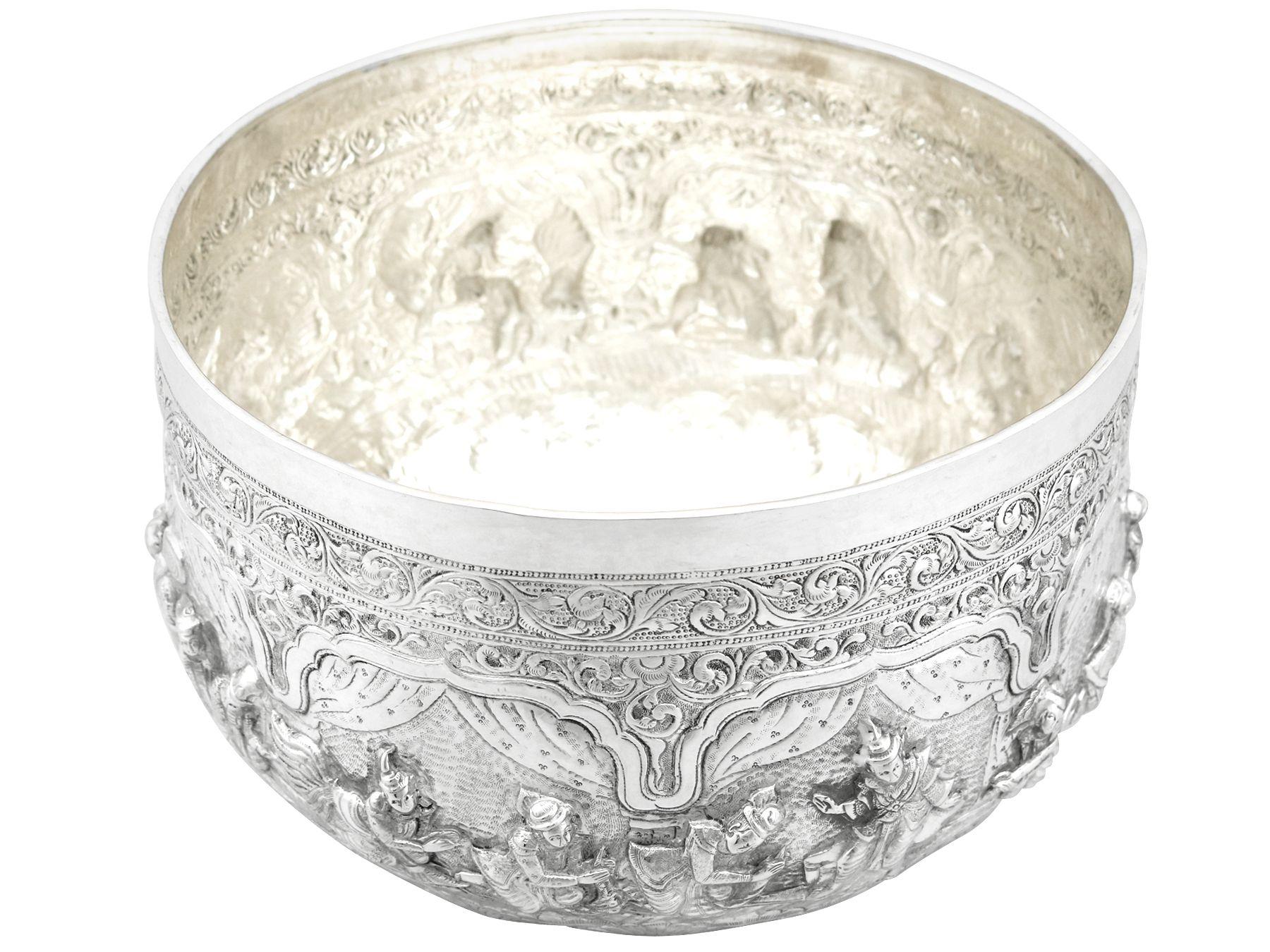 Antique Burmese Silver Thabeik Bowl In Excellent Condition In Jesmond, Newcastle Upon Tyne