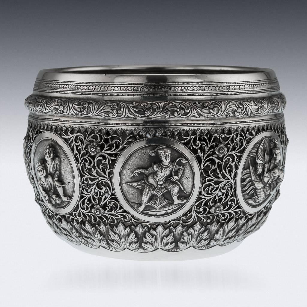 Antique early-20th century exceptional Burmese (Myanmar) solid silver repousse' bowls, very well made and heavy gauge, pierced and repousse' decorated in high relief with plaques depicting different scenes from the Burmese mythology, base chased