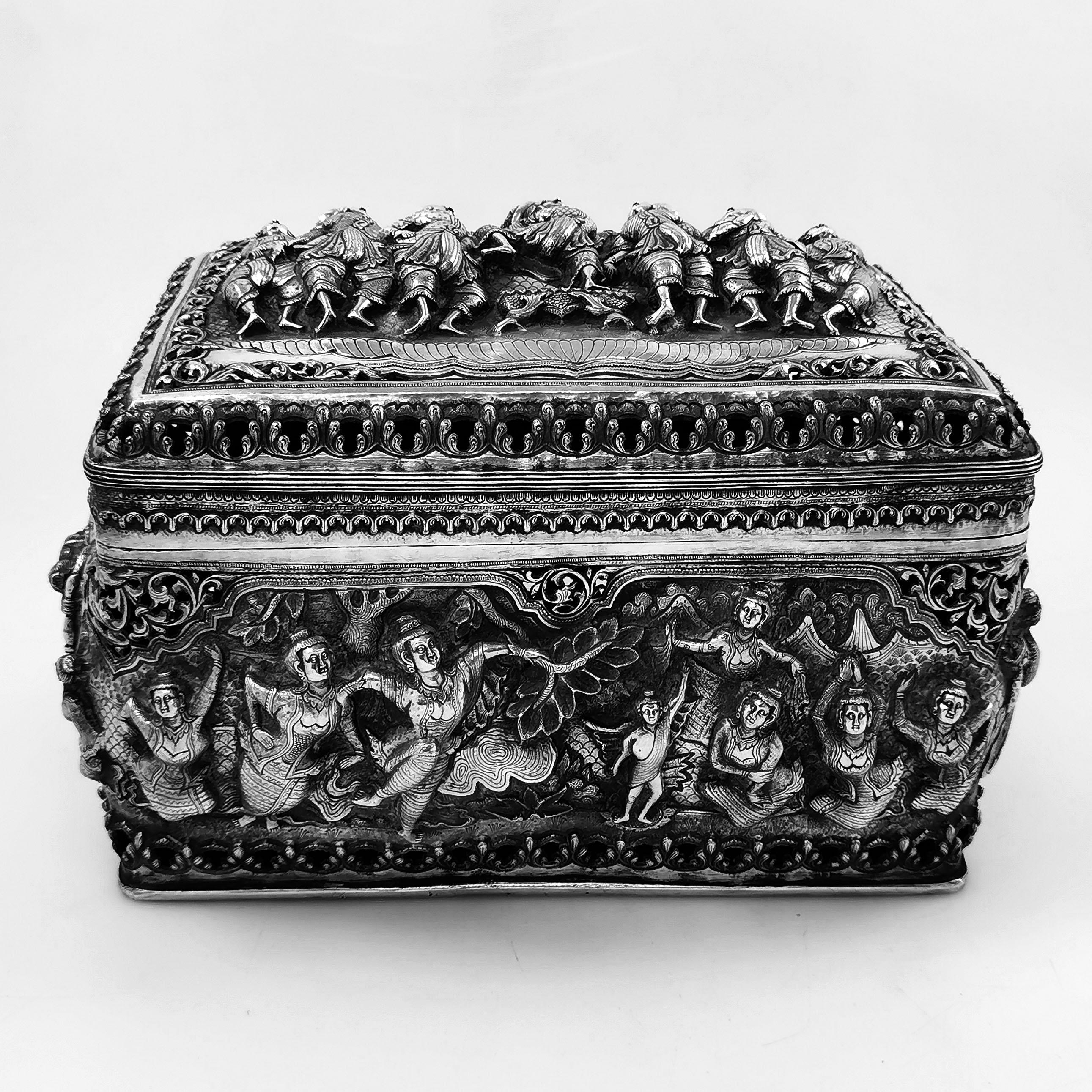 Large Antique Burmese Solid Silver Box Casket, circa 1920  In Good Condition In London, GB