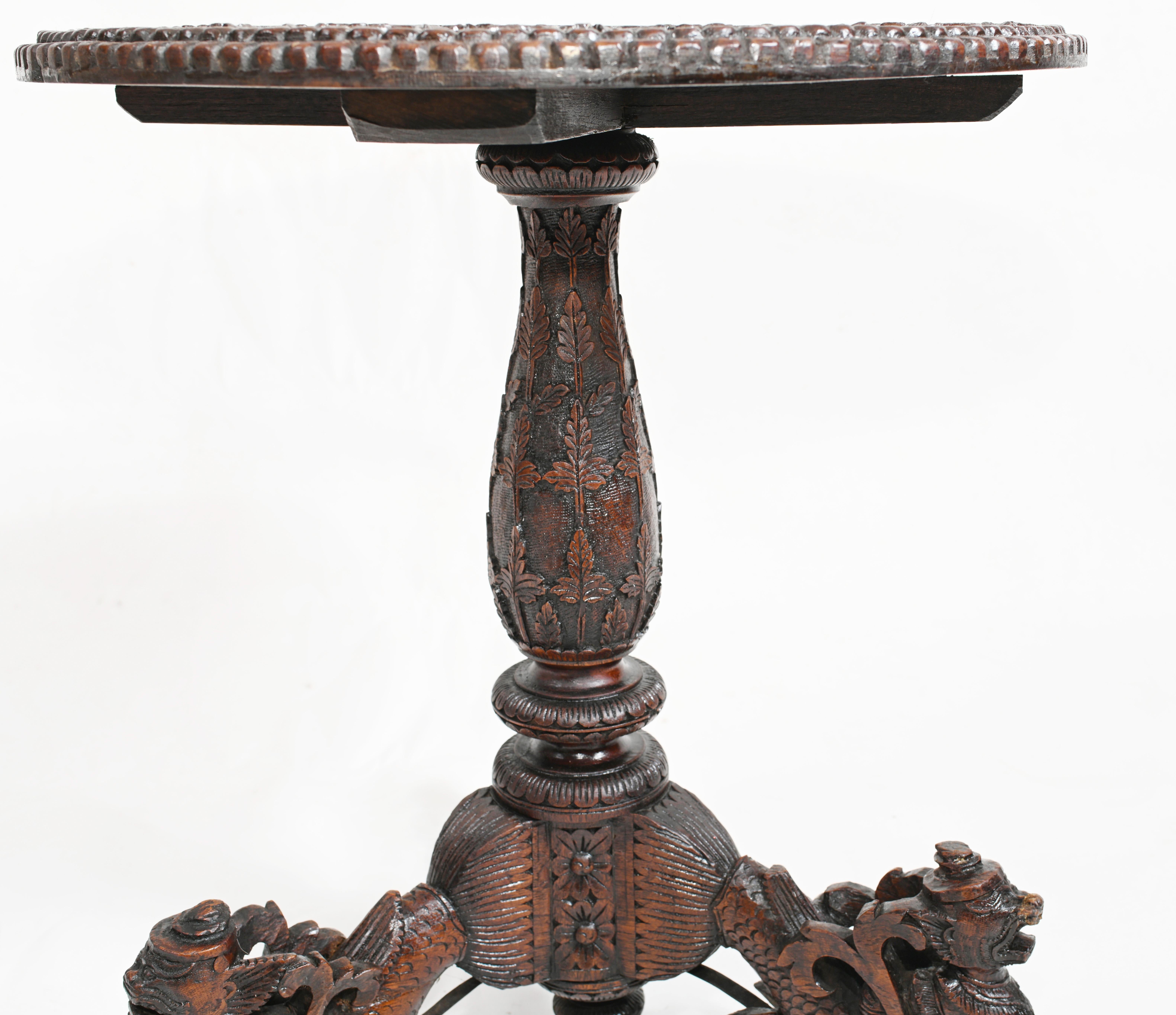 Ancienne table birmane sculptée latérale, Birmanie, 1840 en vente 1