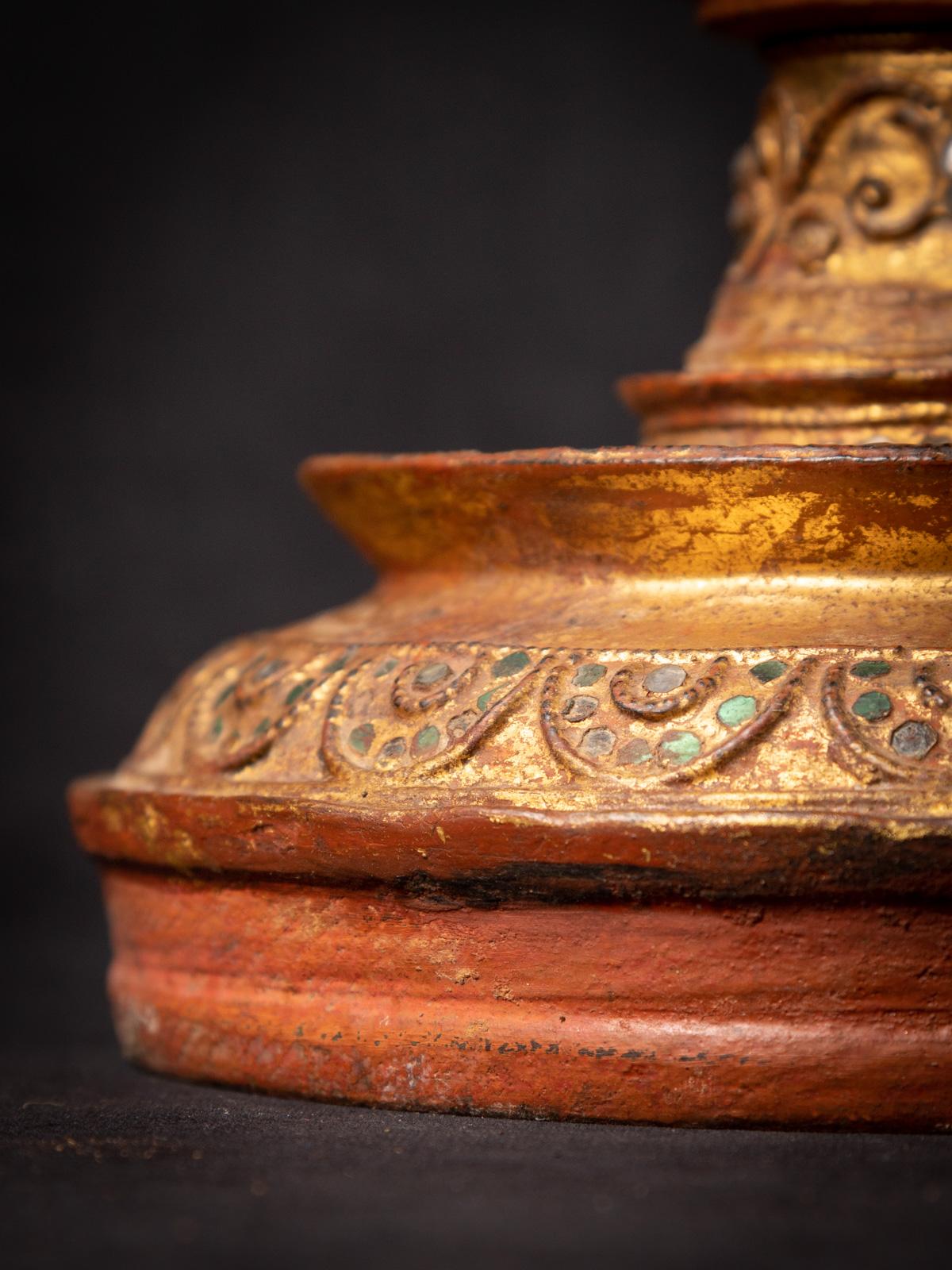 Antique Burmese Wooden Offering Vessel: Gilded Masterpiece from the 19th Century 9