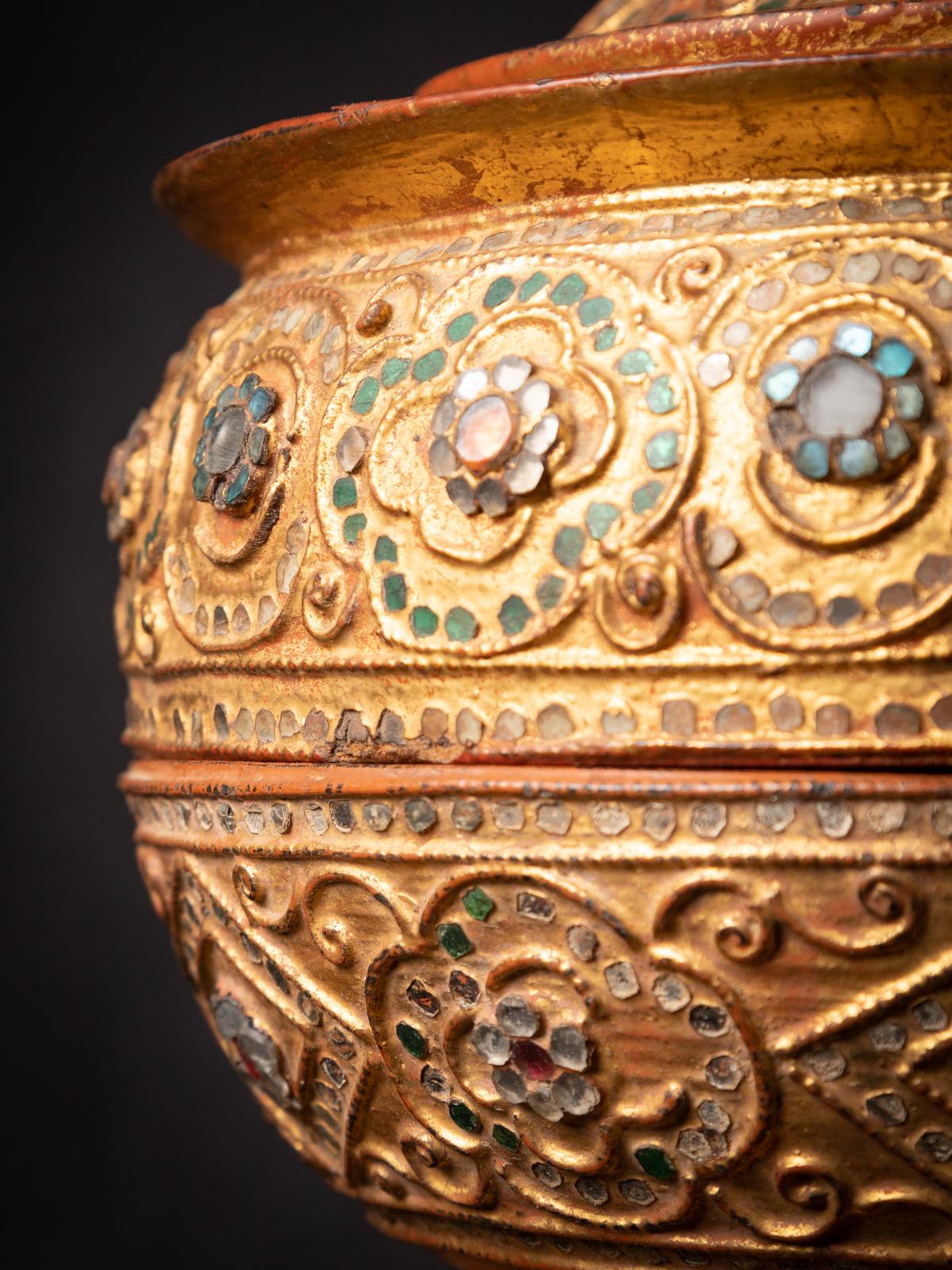 Antique Burmese Wooden Offering Vessel: Gilded Masterpiece from the 19th Century 11