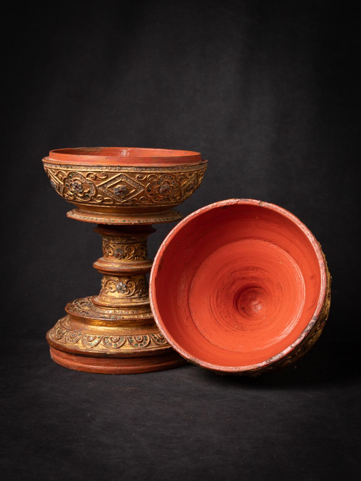Antique Burmese Wooden Offering Vessel: Gilded Masterpiece from the 19th Century 1