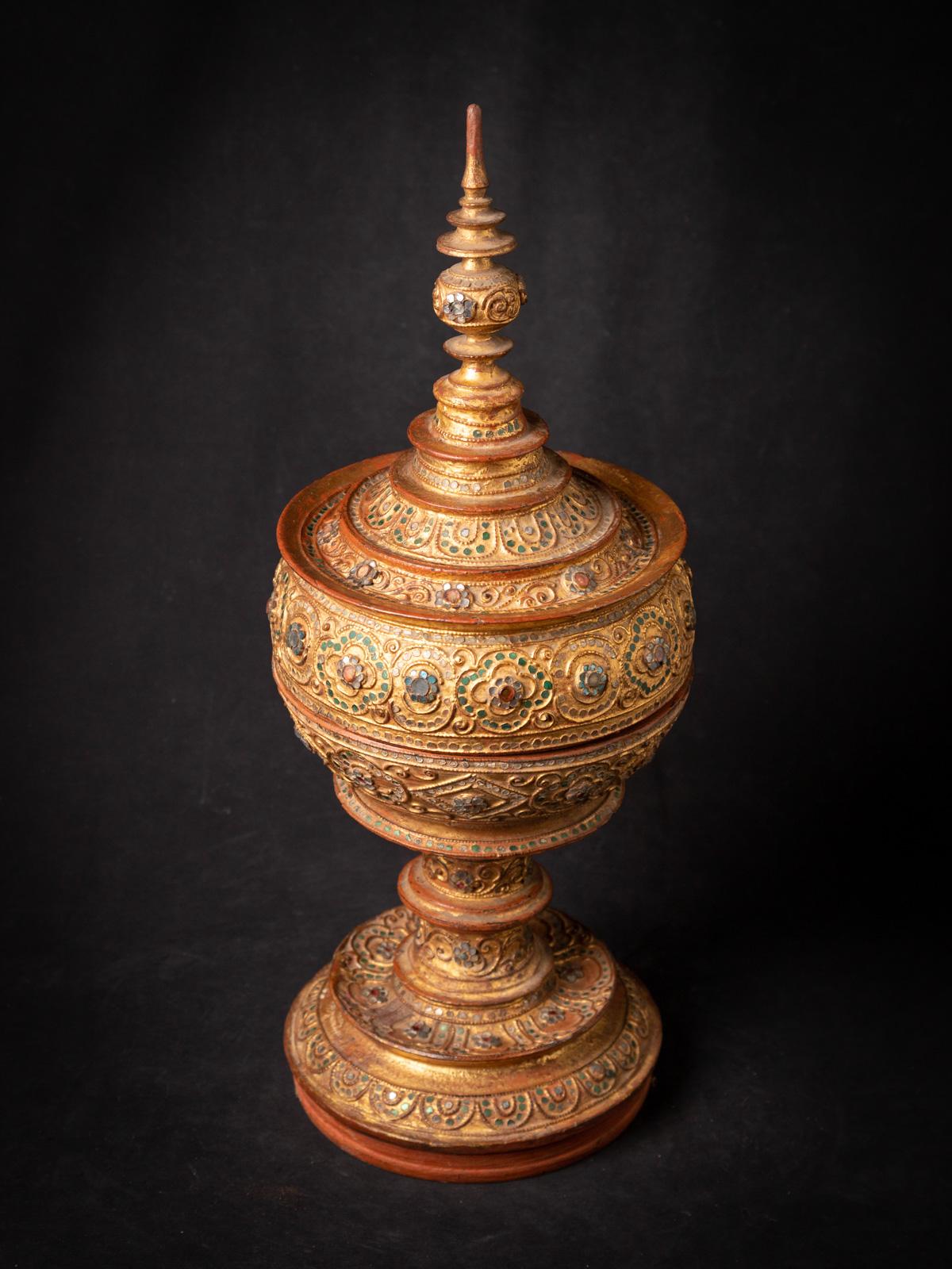 Antique Burmese Wooden Offering Vessel: Gilded Masterpiece from the 19th Century 2