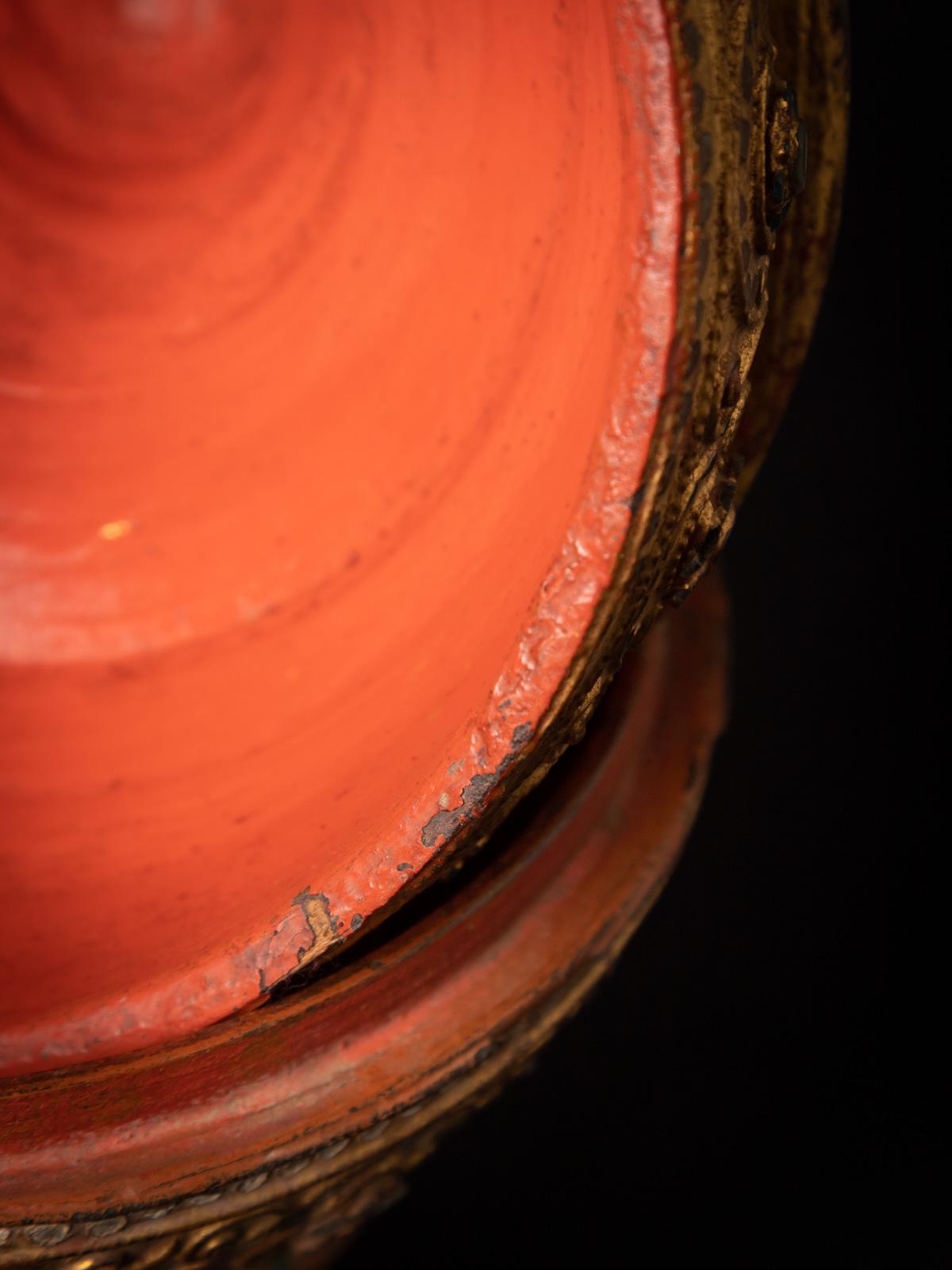 Antique Burmese Wooden Offering Vessel: Gilded Masterpiece from the 19th Century 5