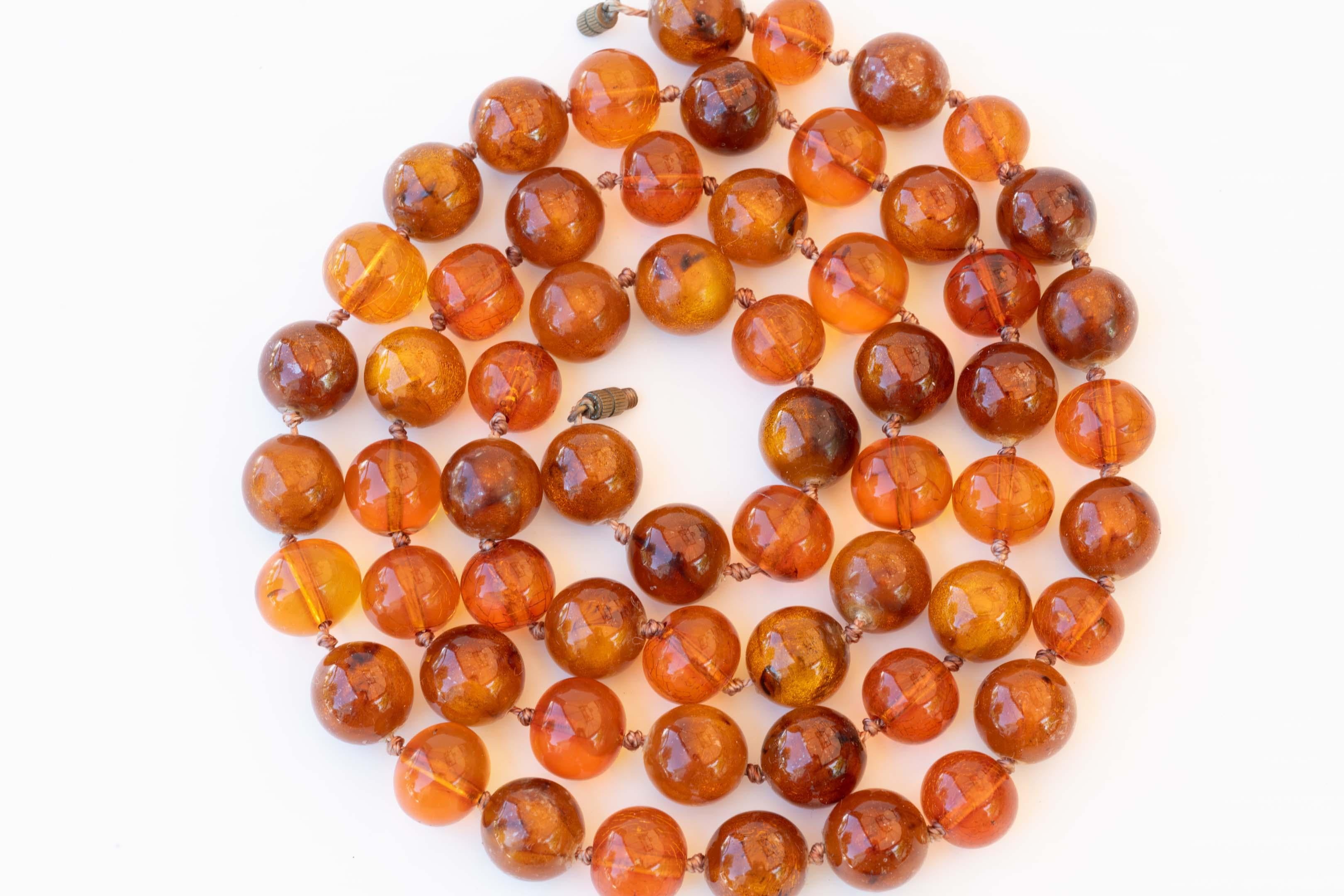 Antique Burmite 36 inch 81 gram Amber Necklace In Good Condition For Sale In Montreal, QC