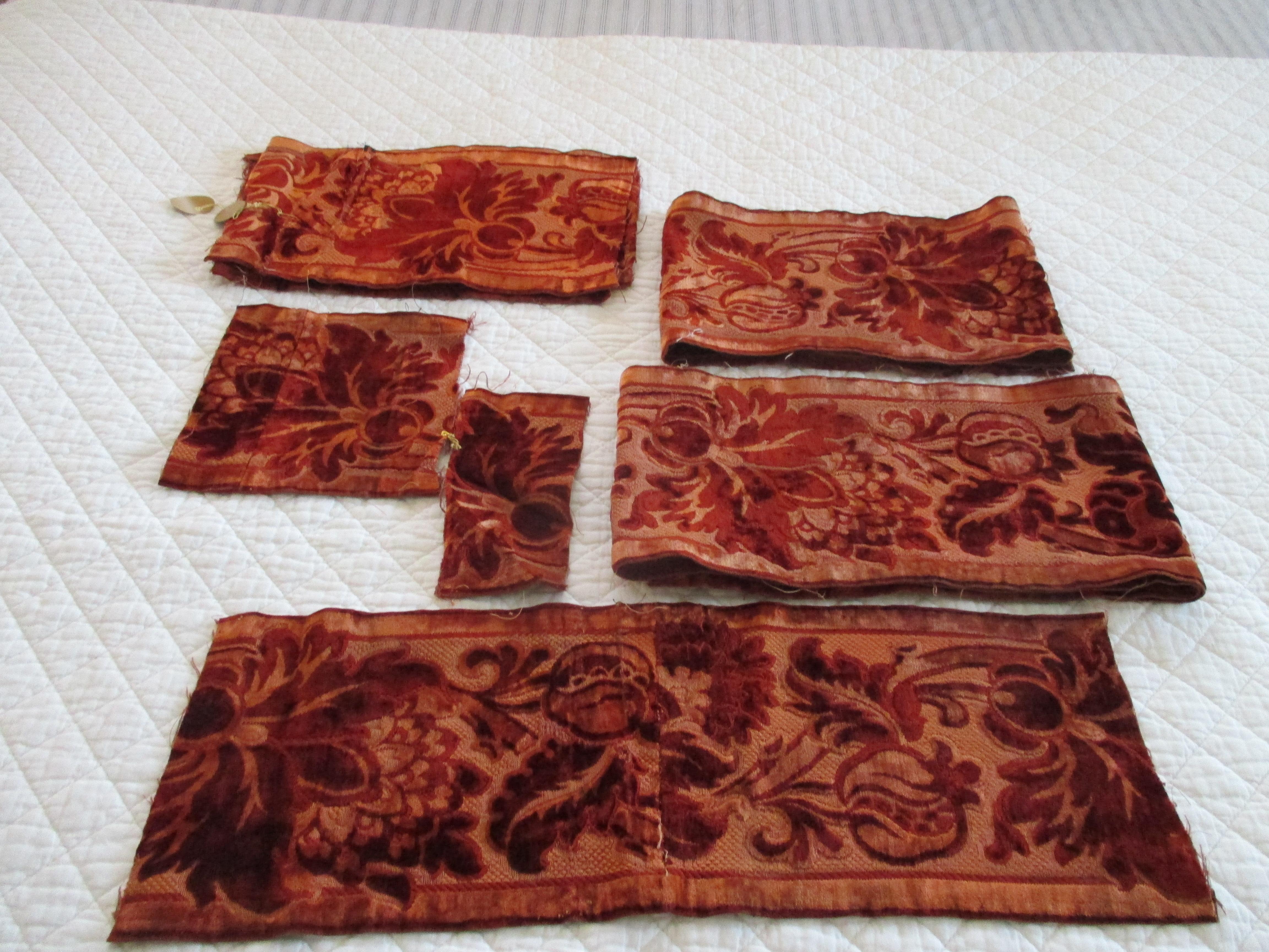 Antique burnt orange Gaufrage velvet trims.
Ideal for pillows or upholstery.
Sold as is.
Lot of trims:
Sizes from 9 x 7
9 x 7
26 x7
48 x 7
54 x 7
20 x 7.