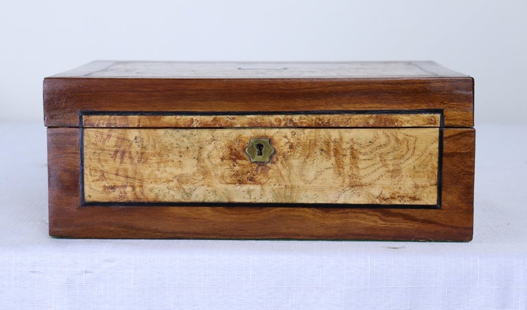 Antique Burr Elm Jewelry Box In Good Condition For Sale In Port Chester, NY