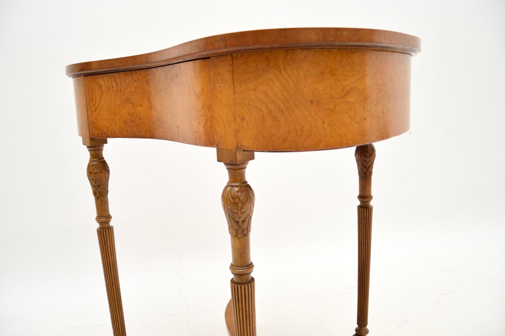 Antique Burr Elm Kidney Shape Side / Writing Table For Sale 6