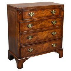 Commodes and Chests of Drawers
