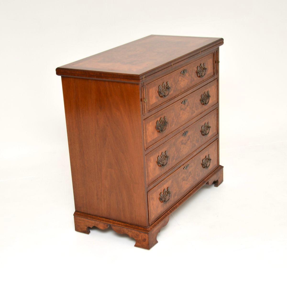 Antique Burr Walnut Bachelors Chest of Drawers In Good Condition For Sale In London, GB