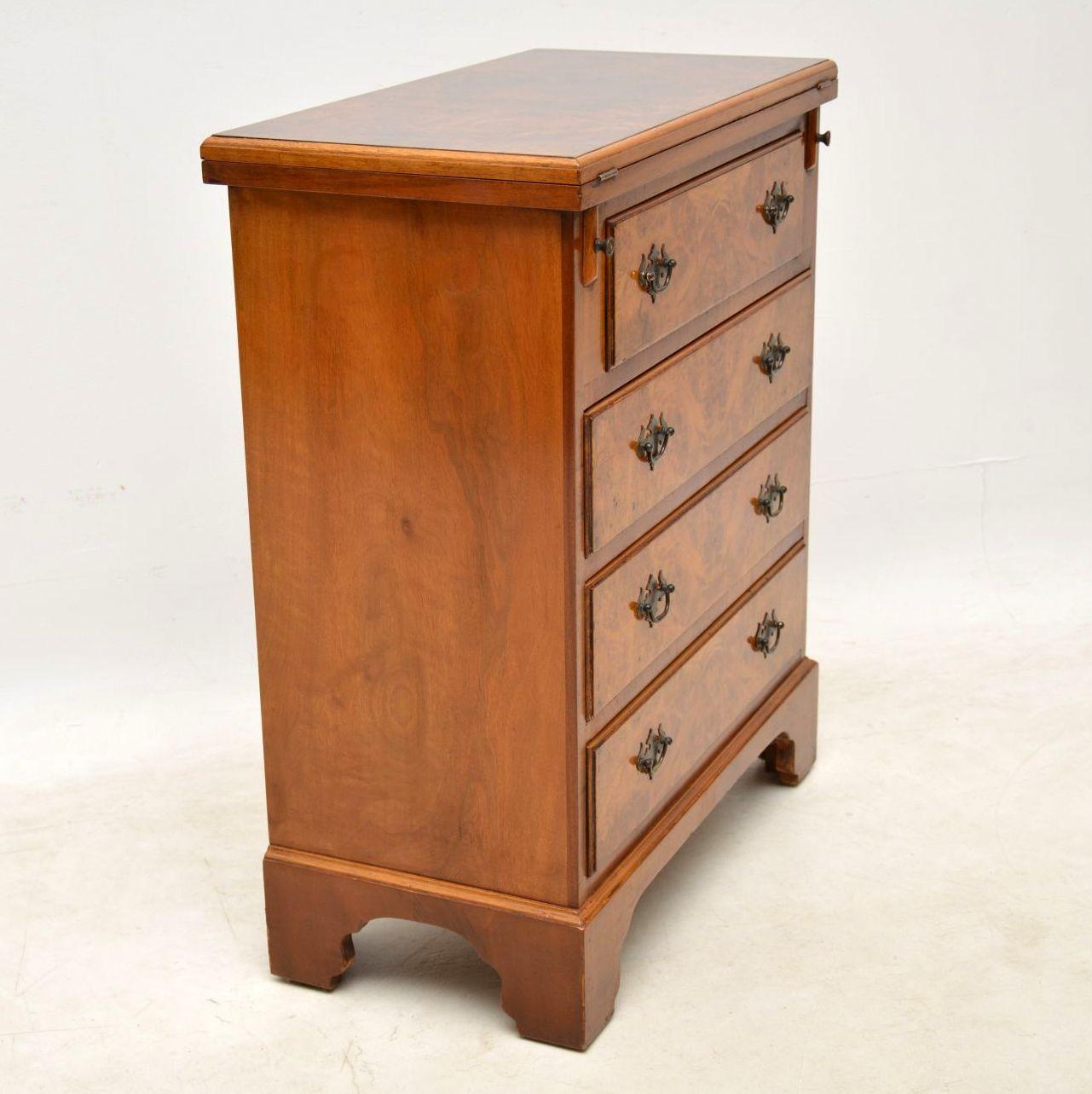 Antique Burr Walnut Bachelors Chest of Drawers 3