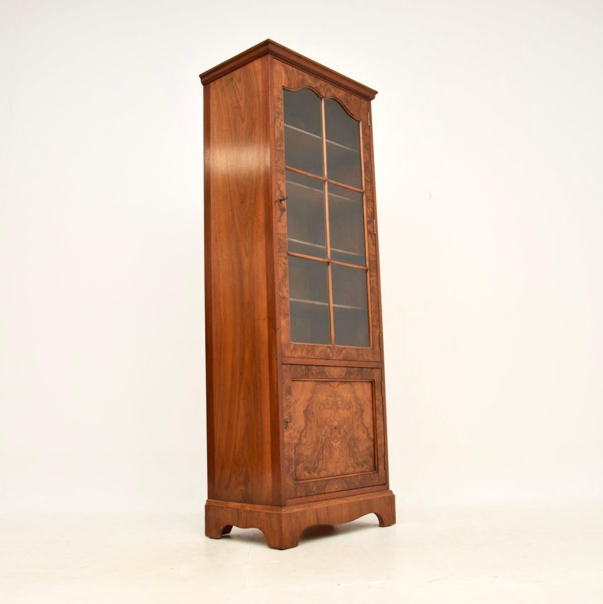 Georgian Antique Burr Walnut Bookcase