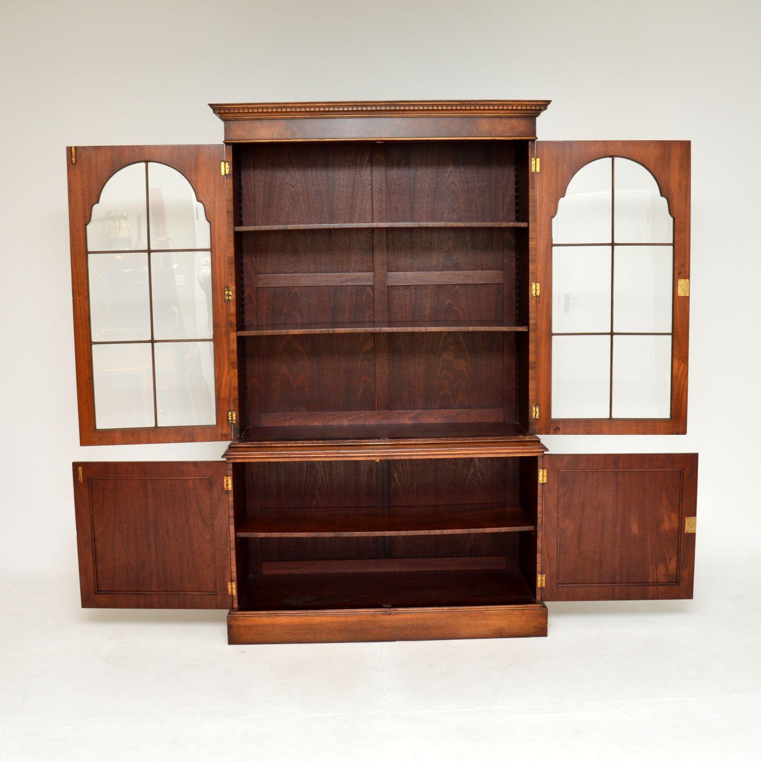 Antique Burr Walnut Bookcase In Good Condition In London, GB