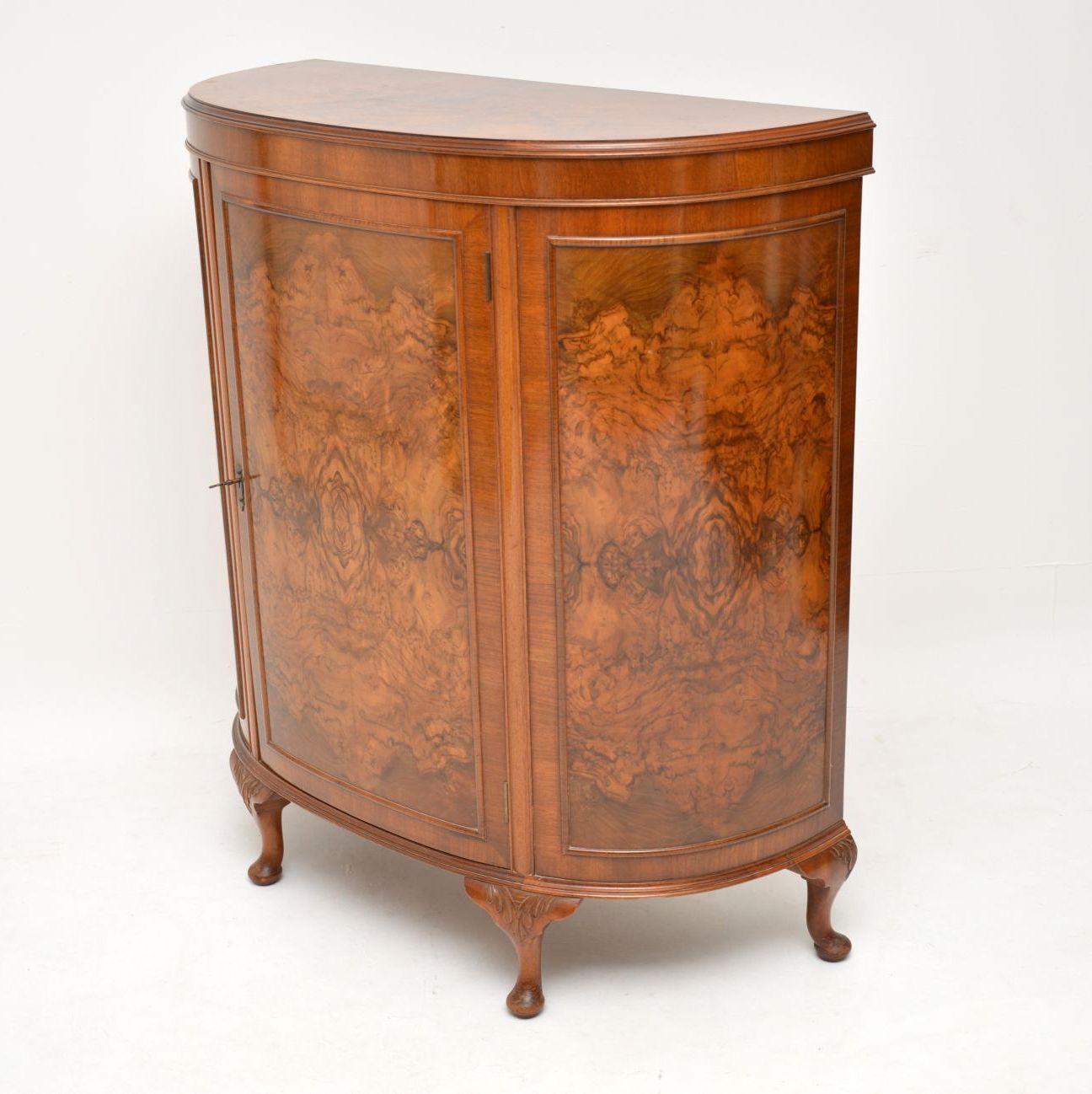 Antique Burr Walnut Bow Front Cabinet In Good Condition In London, GB