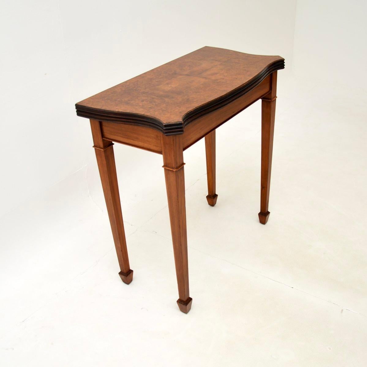 Antique Burr Walnut Card / Console Table (Britisch) im Angebot