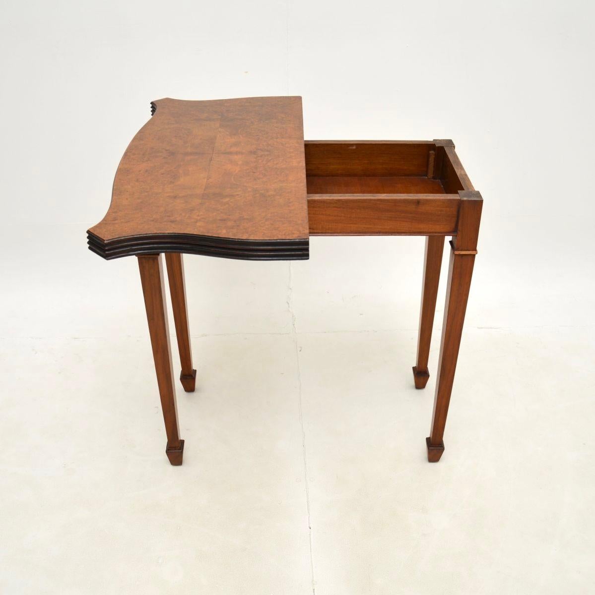 Antique Burr Walnut Card / Console Table (Mitte des 20. Jahrhunderts) im Angebot
