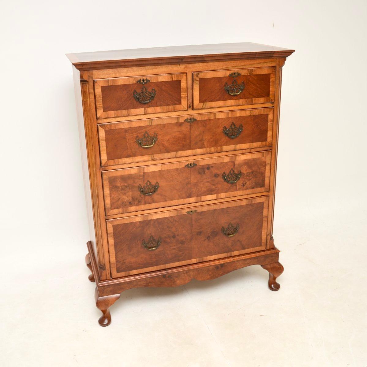 A superb antique burr walnut chest of drawers. This was made in England, it dates from around the 1890-1900 period.

The quality is outstanding, this is beautifully made and is a great size. There is lots of storage space inside the generous