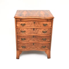 Ancienne commode en ronce de noyer