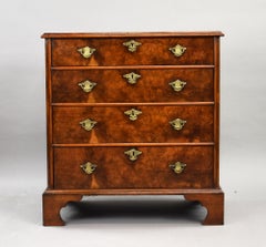 Ancienne commode en ronce de noyer