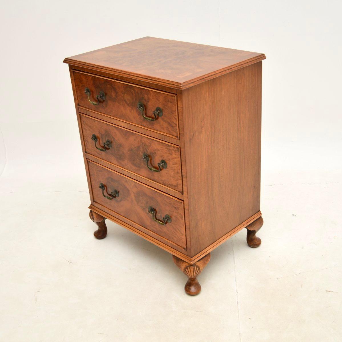 Georgian Antique Burr Walnut Chest of Drawers For Sale