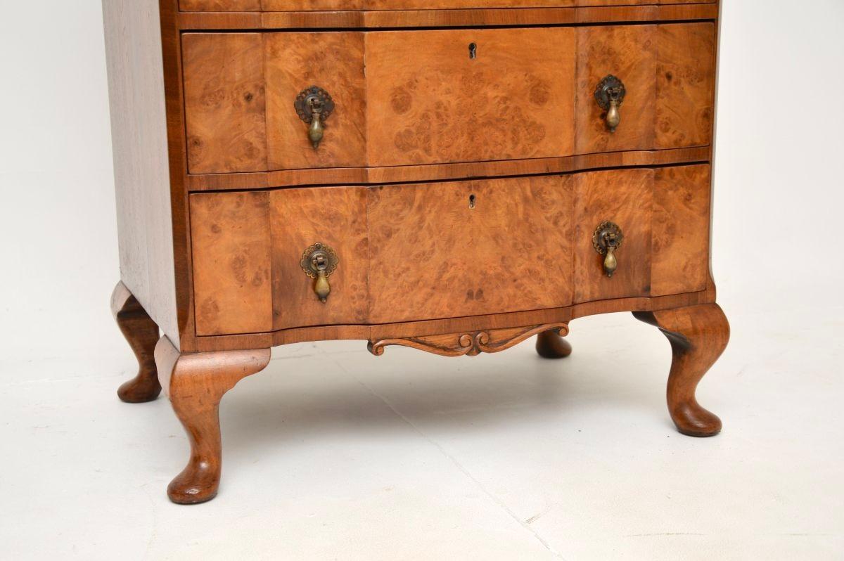 Ancienne commode en ronce de noyer en vente 2