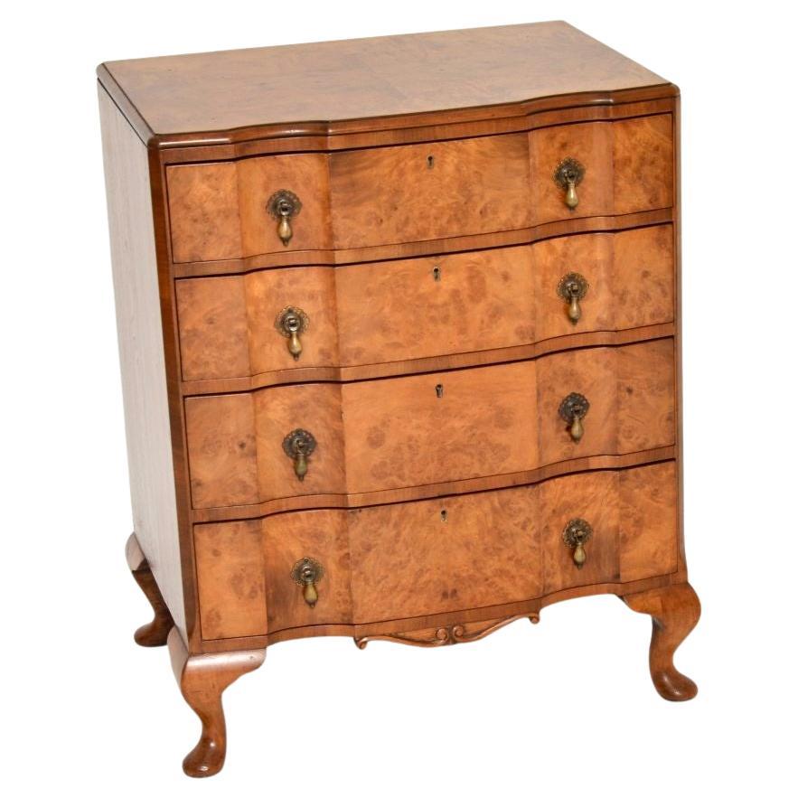 Ancienne commode en ronce de noyer en vente