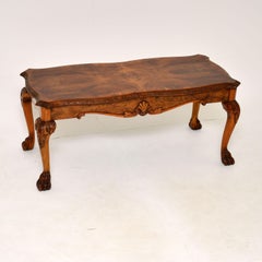 Table basse ancienne en ronce de noyer