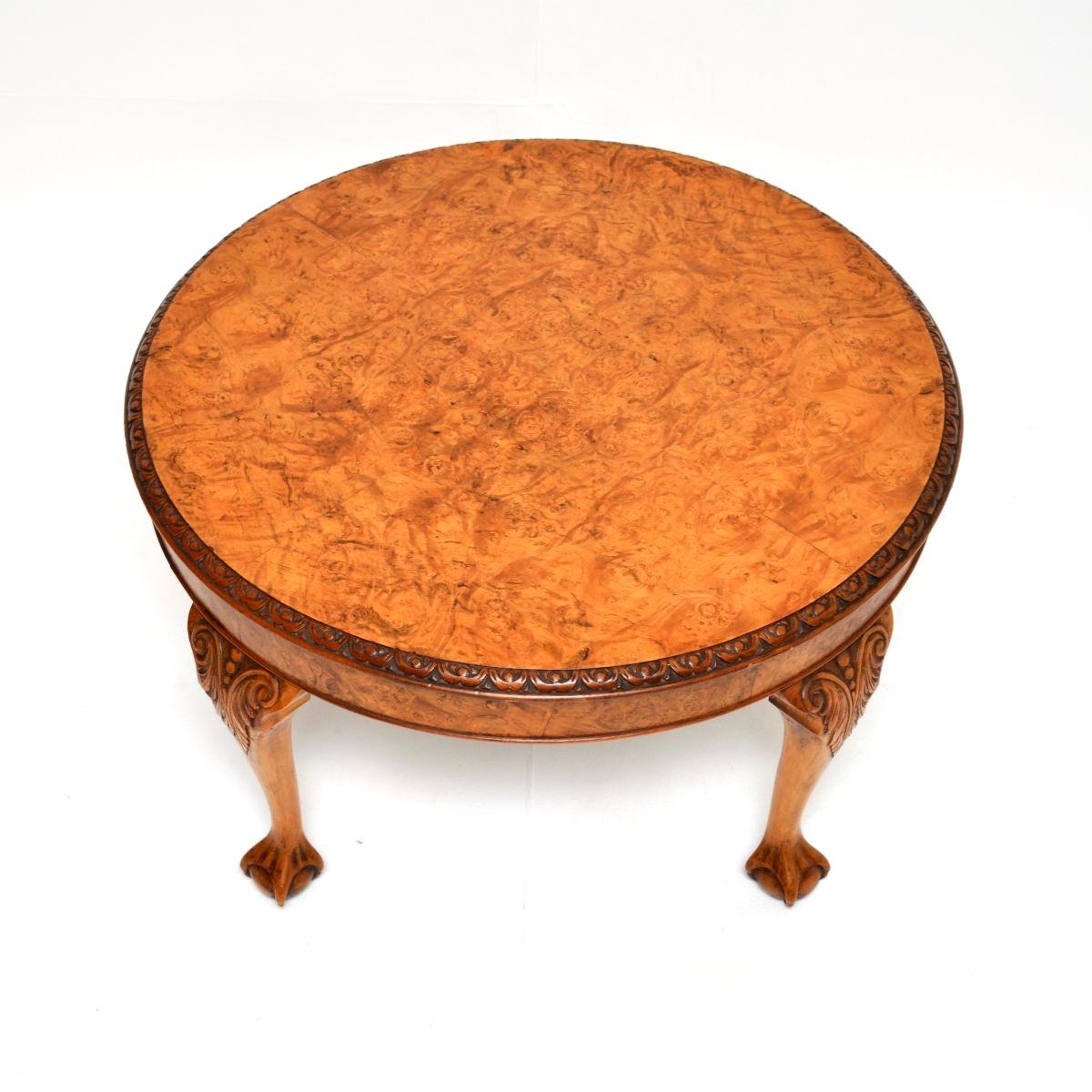 Regina Anna Antique Burr Walnut Coffee Table in vendita