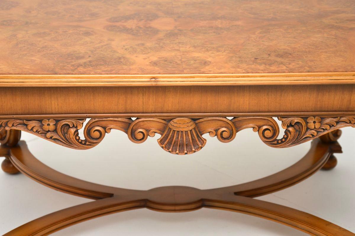 Table basse ancienne en ronce de noyer en vente 2