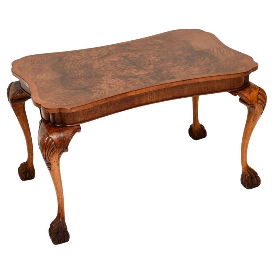 Table basse ancienne en ronce de noyer
