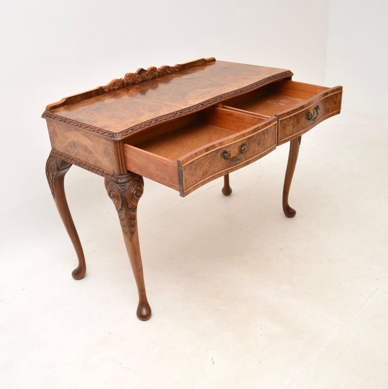 Antique Burr Walnut Console / Side Table In Good Condition For Sale In London, GB
