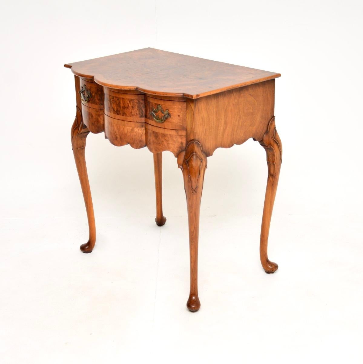 Antique Burr Walnut Console / Side Table In Good Condition For Sale In London, GB