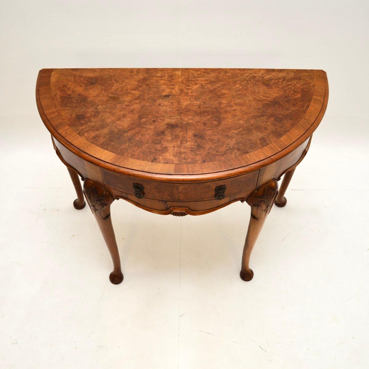 Consola antigua de nogal en Bueno estado para la venta en London, GB