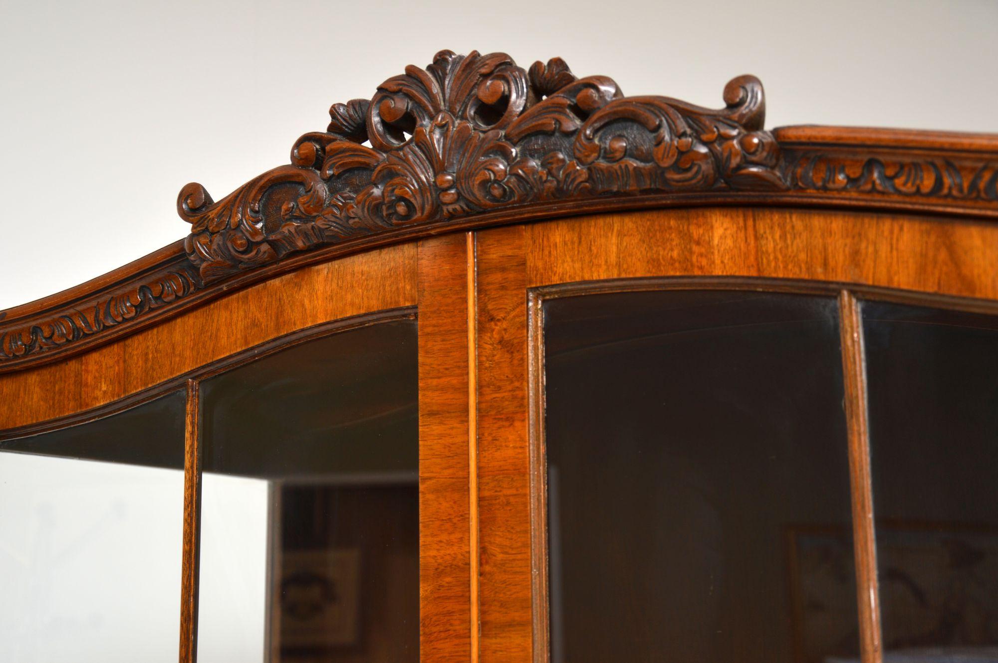Antique Burr Walnut Display Cabinet In Good Condition In London, GB