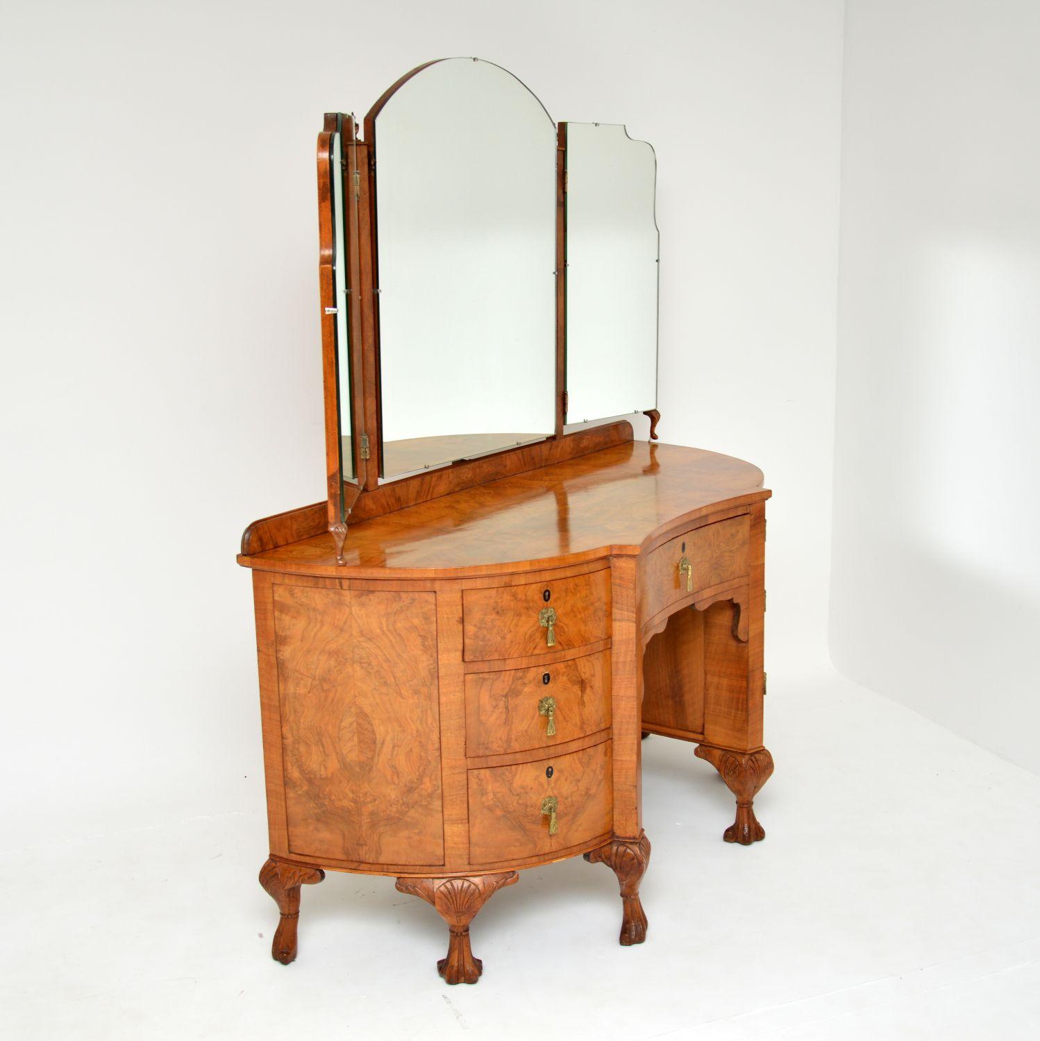 Queen Anne Antique Burr Walnut Dressing Table