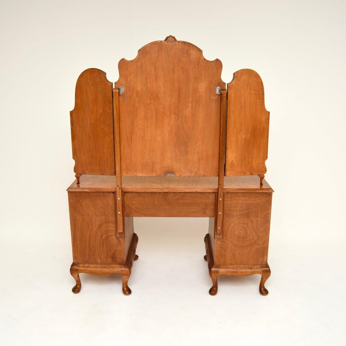 Antique Burr Walnut Dressing Table In Good Condition In London, GB