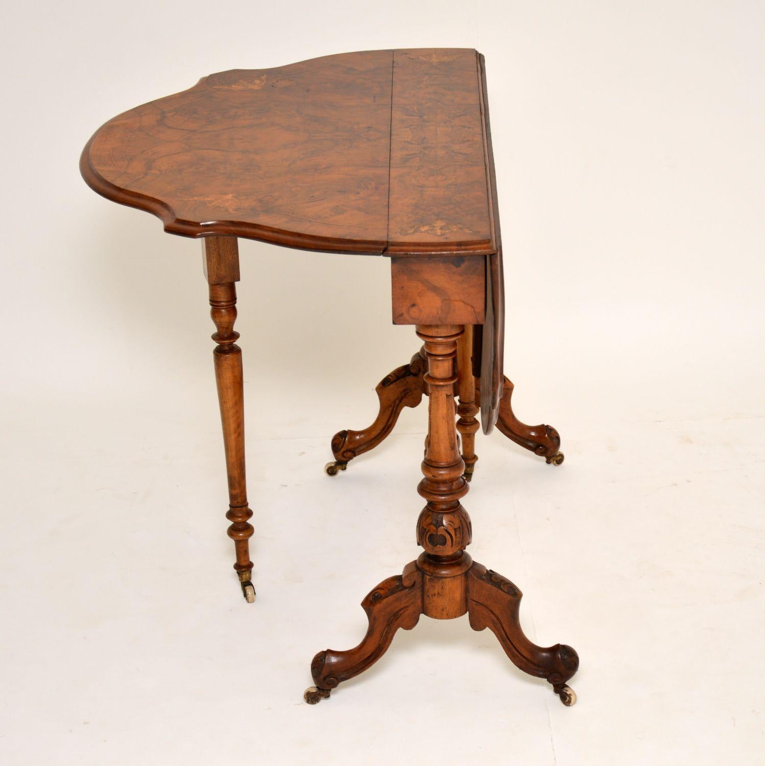 This is one of the nicest antique Sutherland tables I’ve had & it’s in excellent original condition, with a lovely warm color & dating to circa 1860s period. It has a shaped burr walnut top which has beautiful patterns & is nicely inlaid too. The