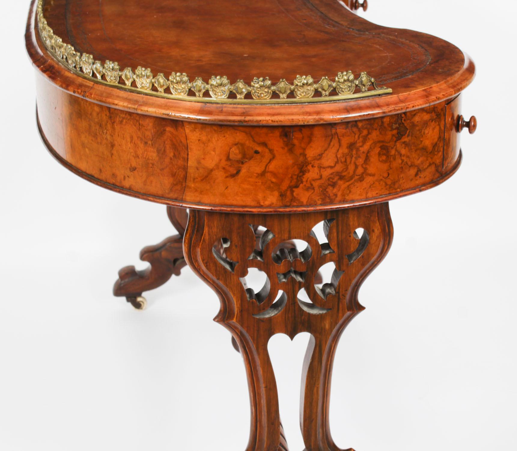 Antique Burr Walnut Kidney Writing Table Desk Bureau Plat 19th Century 10
