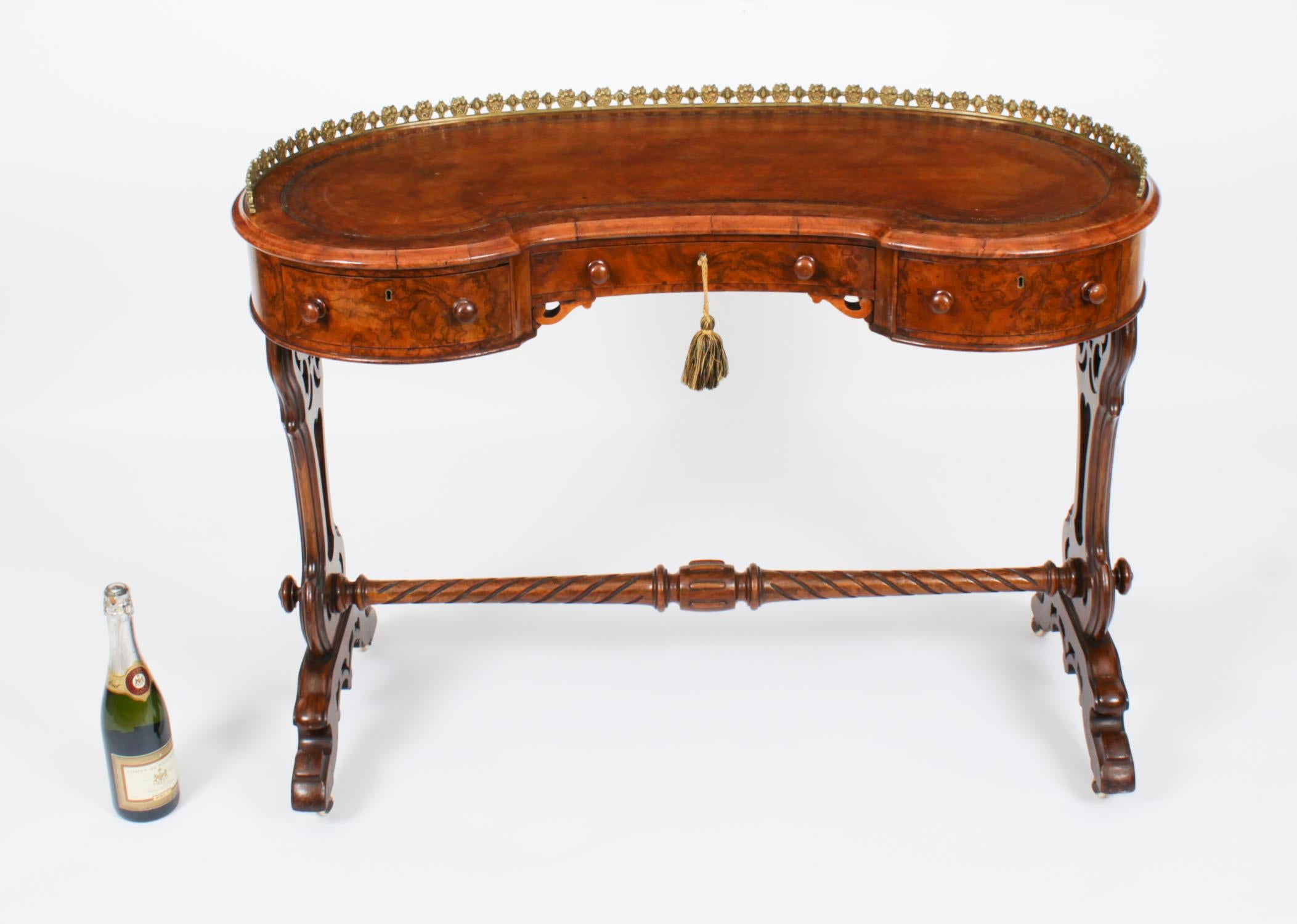 Antique Burr Walnut Kidney Writing Table Desk Bureau Plat 19th Century 12