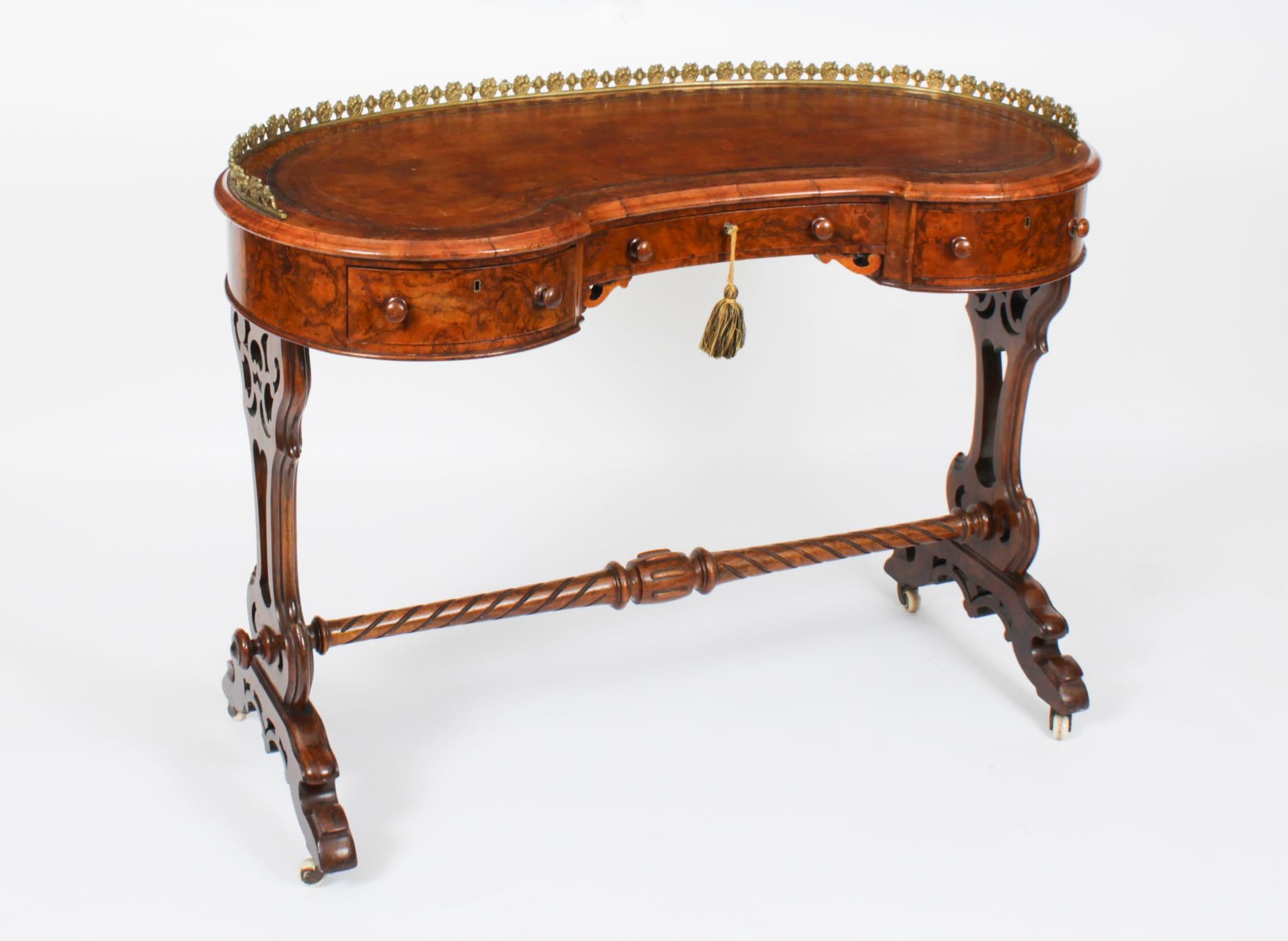Victorian Antique Burr Walnut Kidney Writing Table Desk Bureau Plat 19th Century