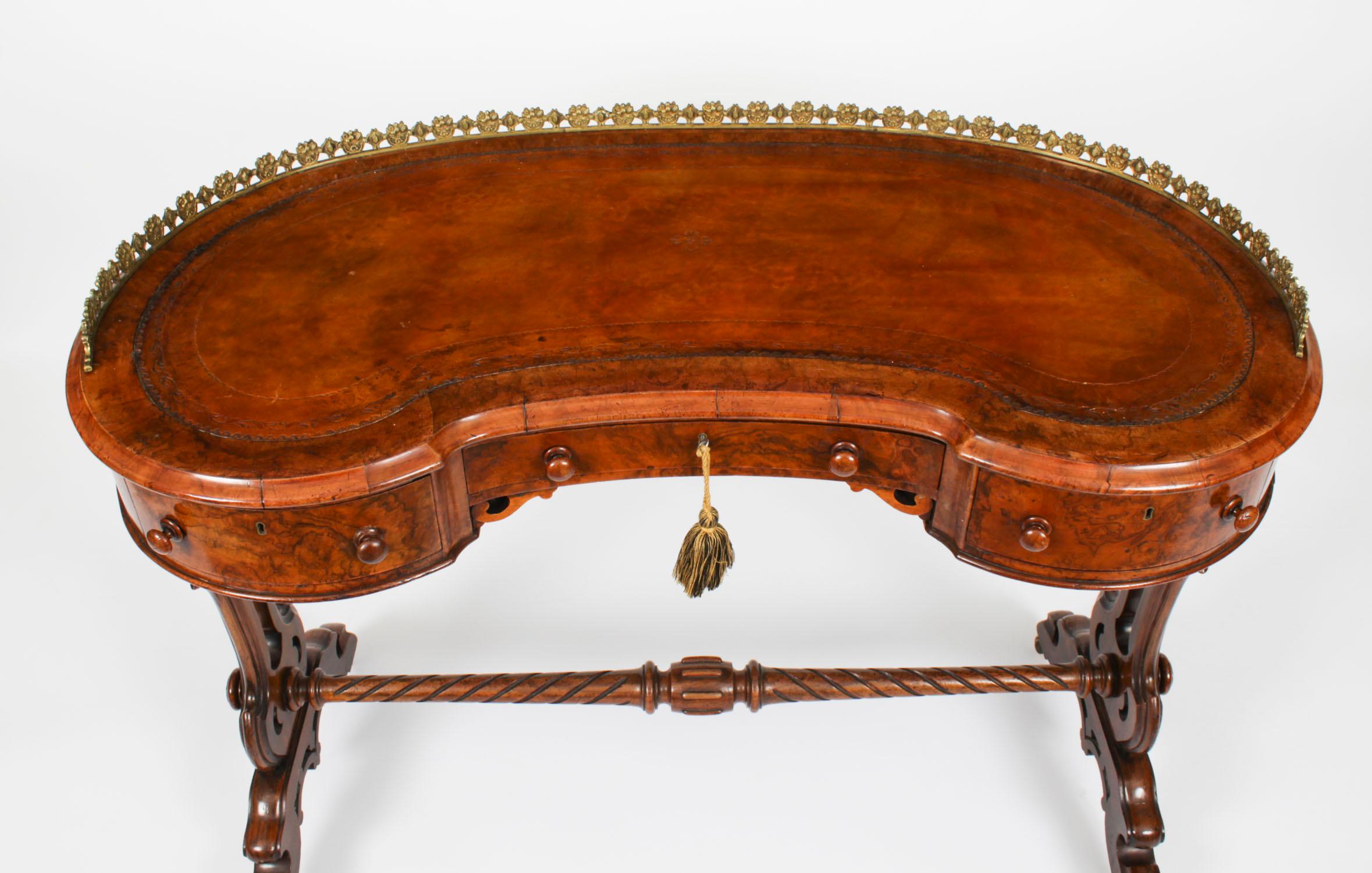 English Antique Burr Walnut Kidney Writing Table Desk Bureau Plat 19th Century