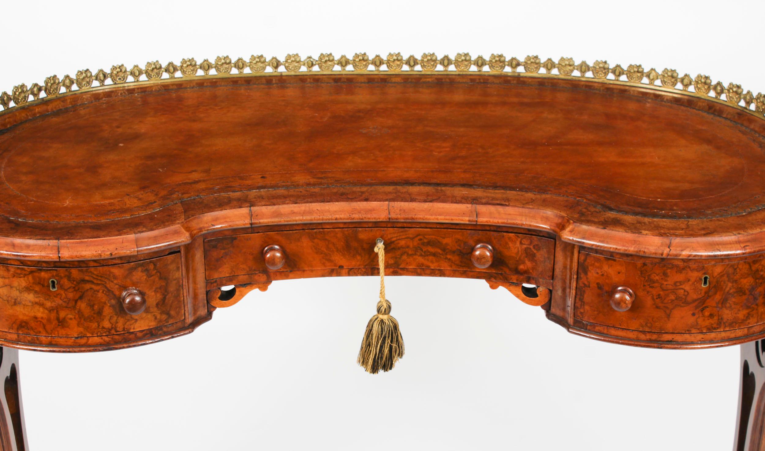 Antique Burr Walnut Kidney Writing Table Desk Bureau Plat 19th Century 1