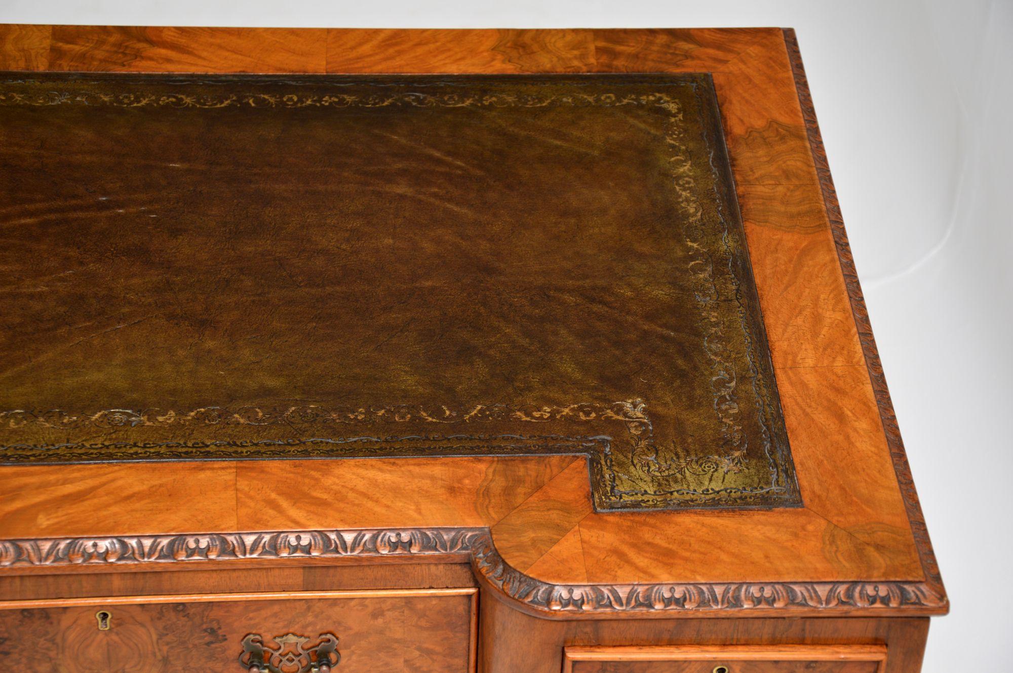 Antique Burr Walnut Leather Top Desk In Good Condition In London, GB