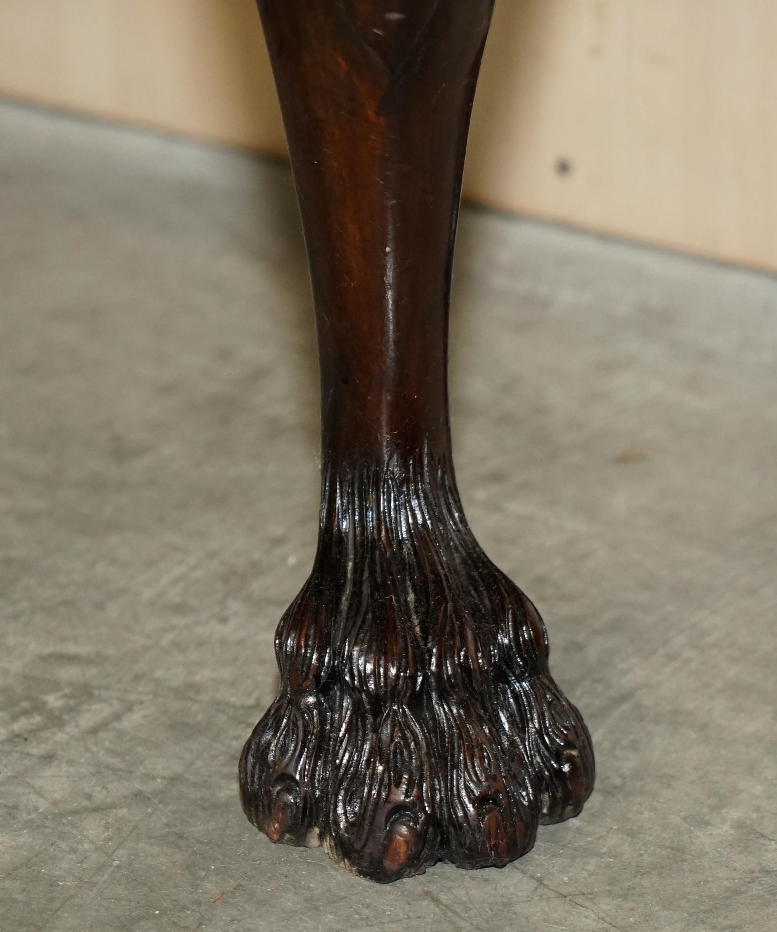 Antique meuble de rangement à boissons en ronce de noyer avec pieds en pattes de lion de style William & Mary en vente 2