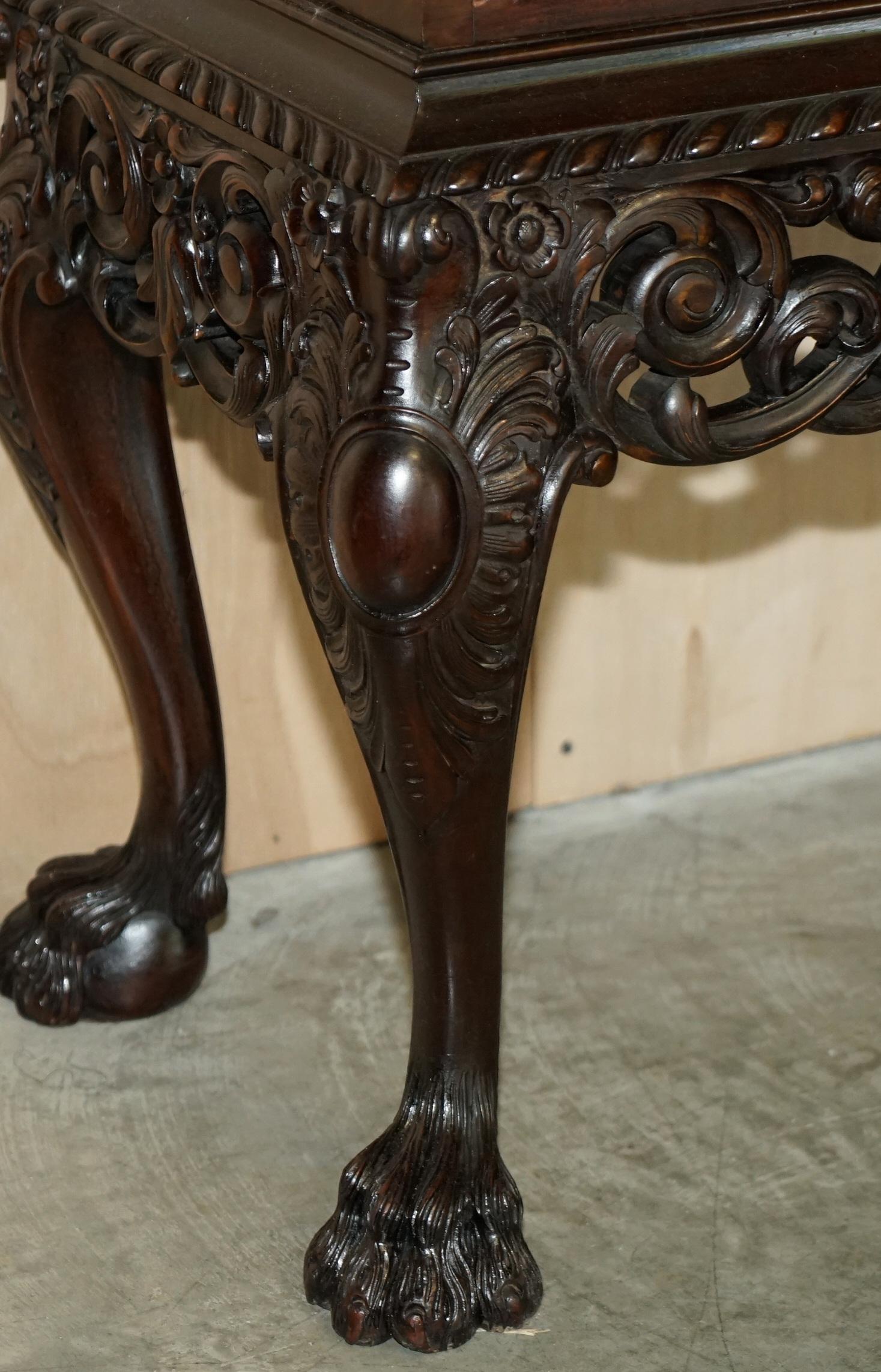 Antique meuble de rangement à boissons en ronce de noyer avec pieds en pattes de lion de style William & Mary en vente 3