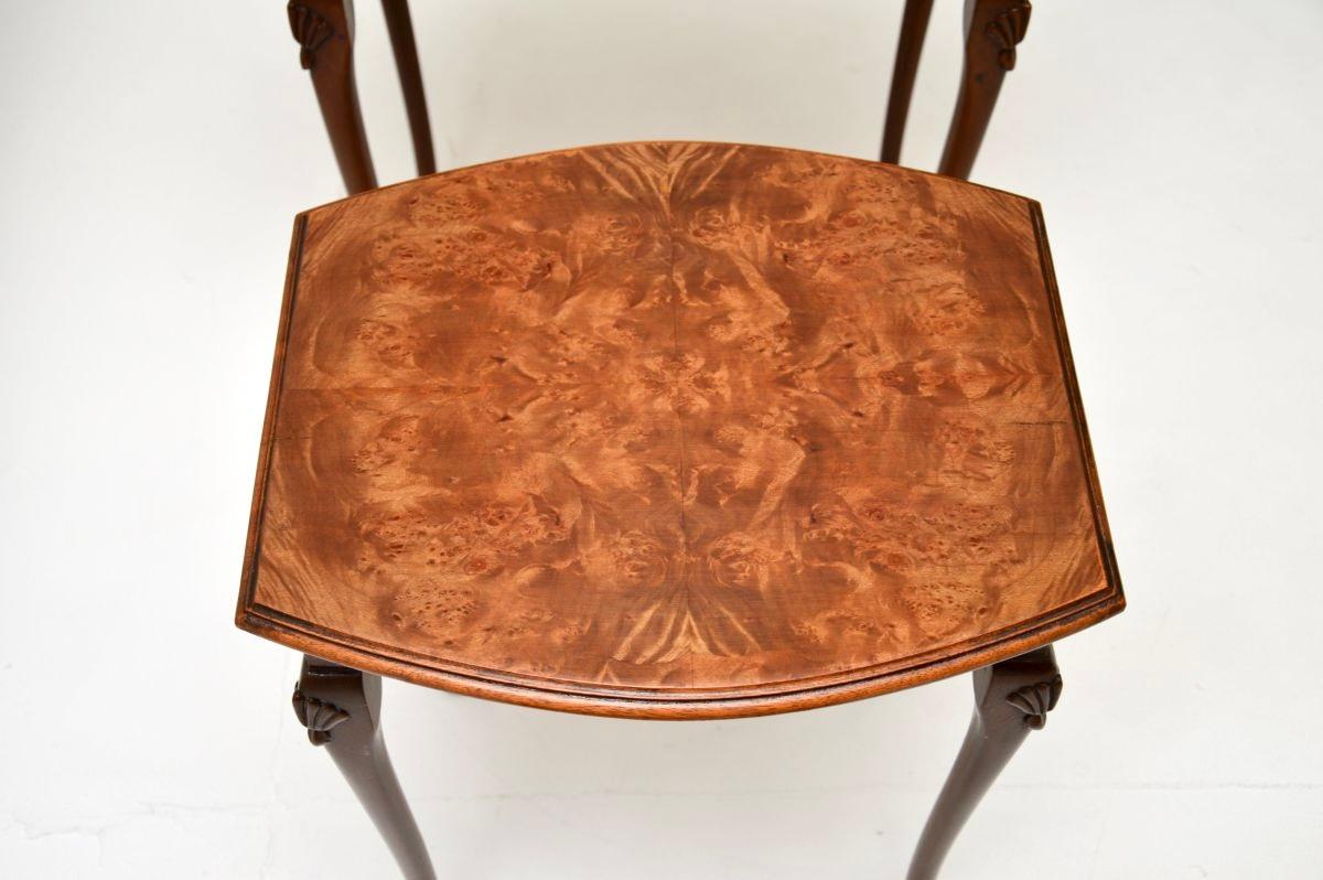 Noyer Tables gigognes anciennes en ronce de noyer en vente