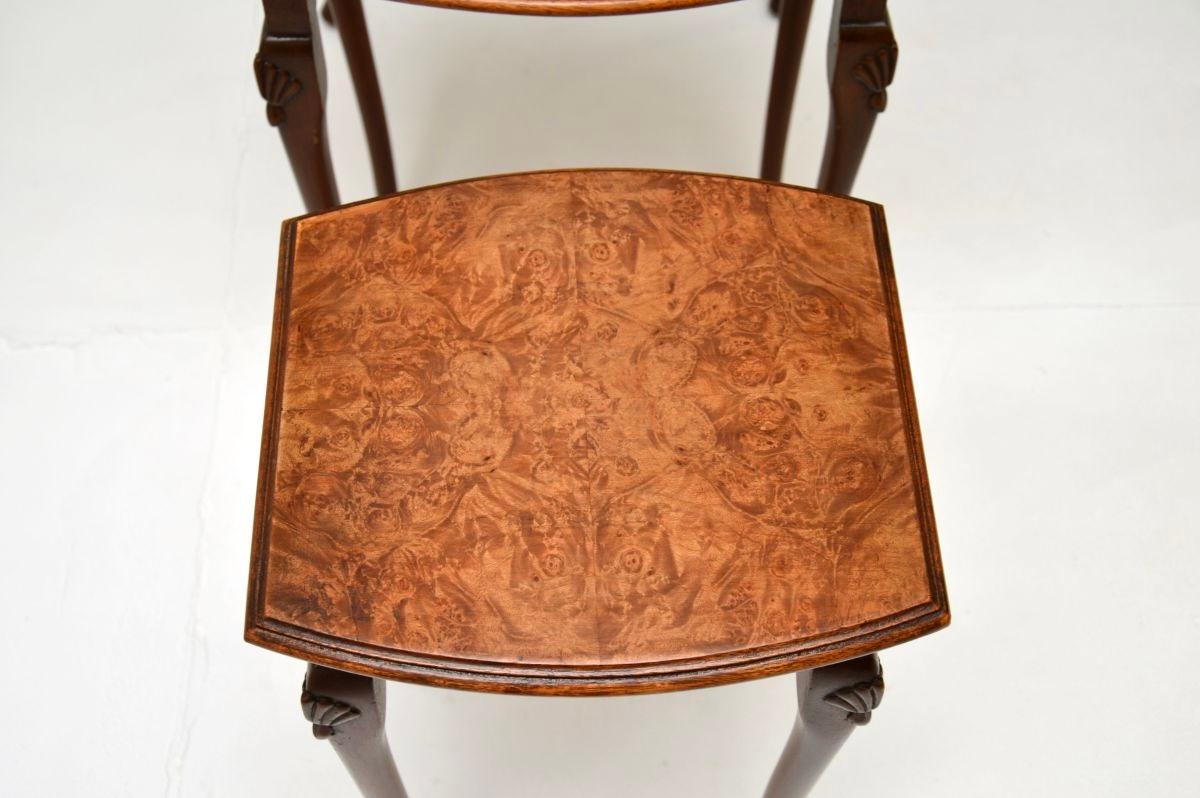 Tables gigognes anciennes en ronce de noyer en vente 1