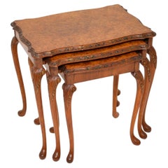Antikes Tischnest aus Wurzelnussholz
