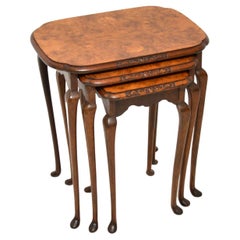 Antique Nid de trois tables en ronce de noyer